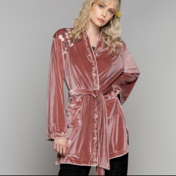 💕SALE -POL Velvet Embroidered Robe/Kimono - Picture 3 of 7